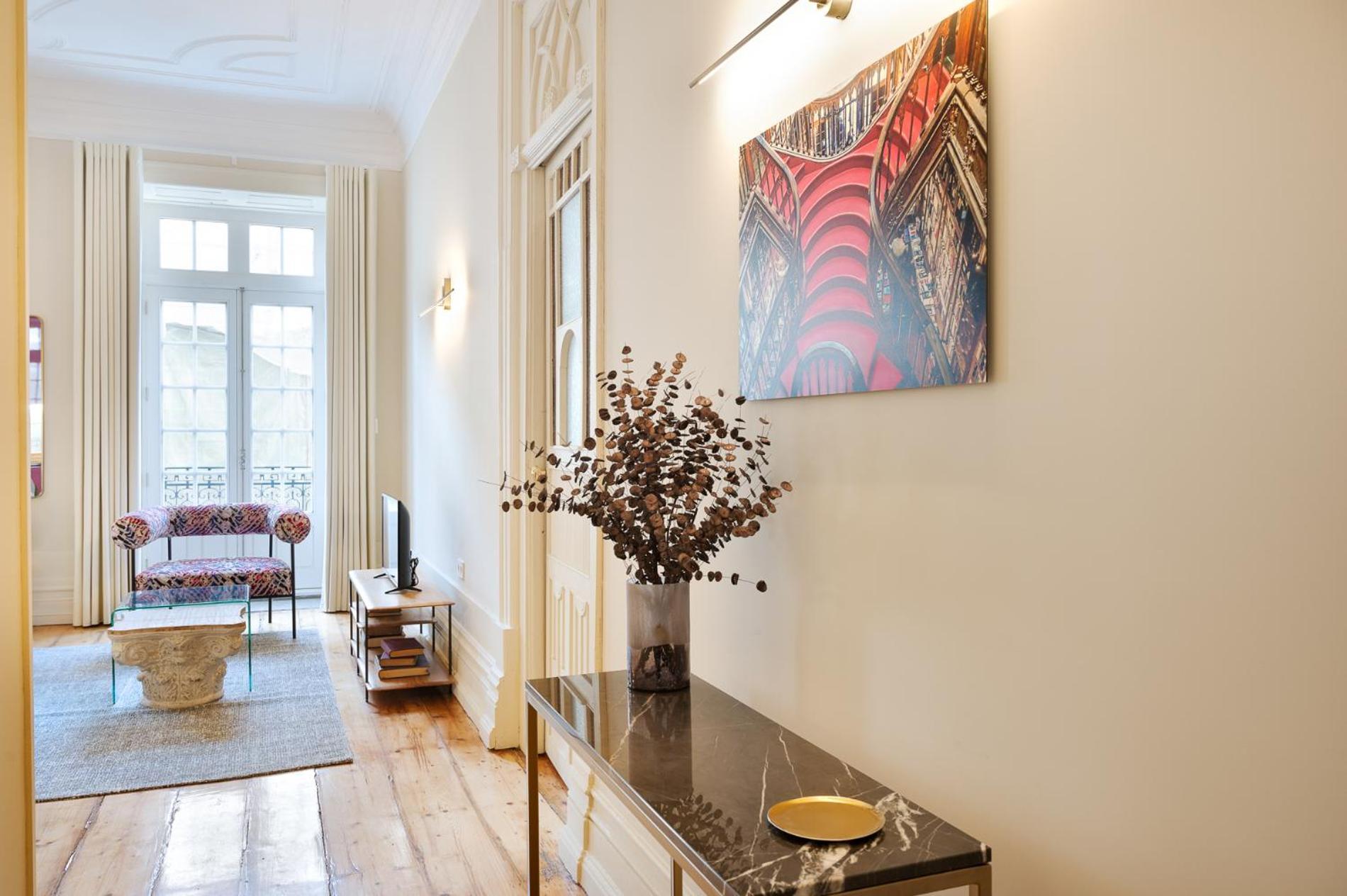 42 2 F Historical At Cardosas Block Apartment *