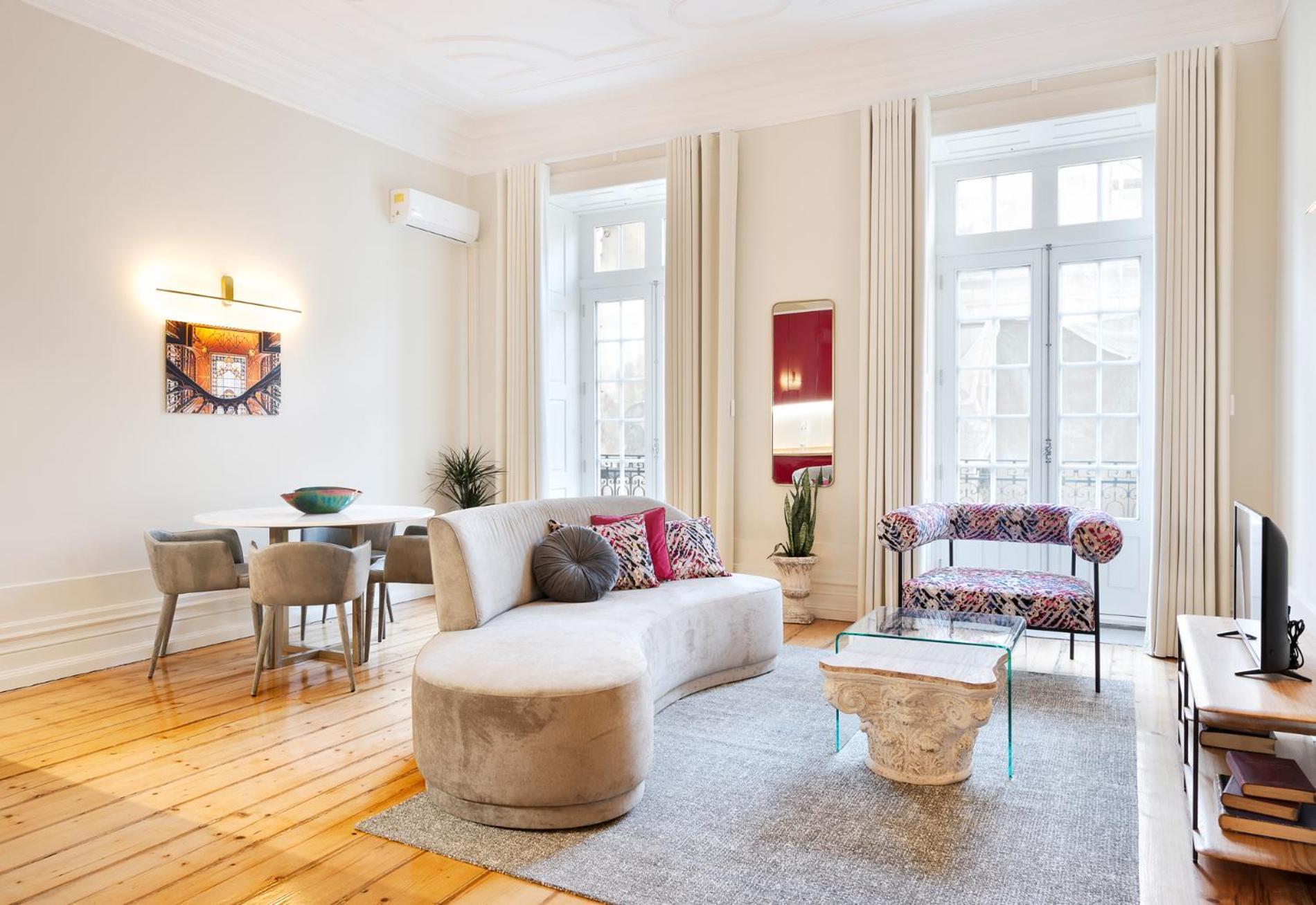 Apartment 42 2 F Historical At Cardosas Block