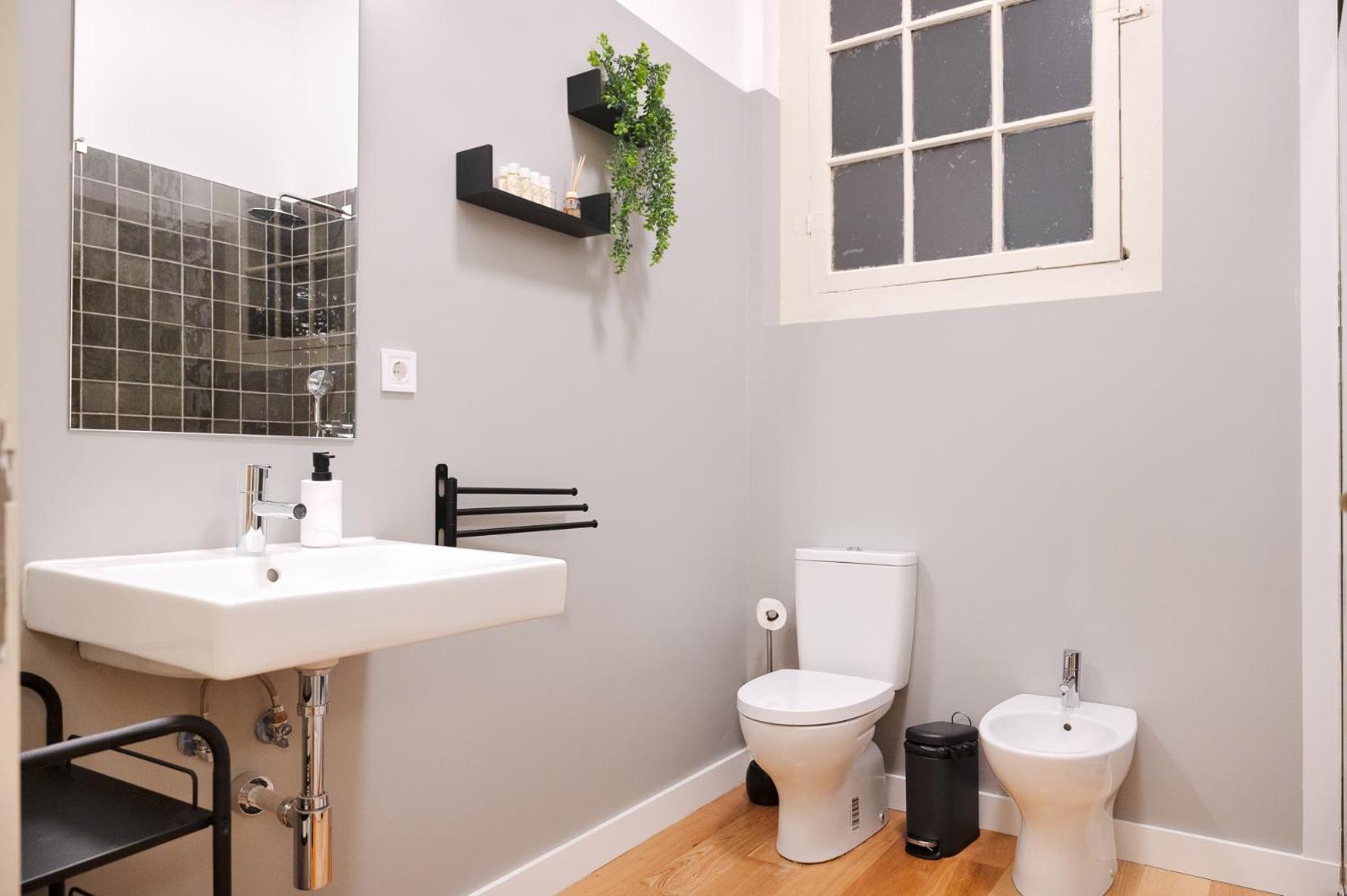Apartment 42 2 F Historical At Cardosas Block *