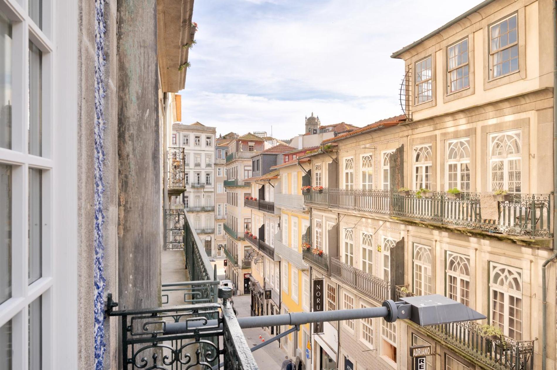 Apartment 42 2 F Historical At Cardosas Block Porto